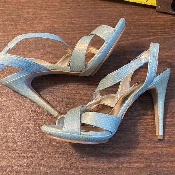 NEW Stunning Mint Strappy Heels, Iridescent, Size 7 1/2, by Audrey Brooke - Picture 8 of 10